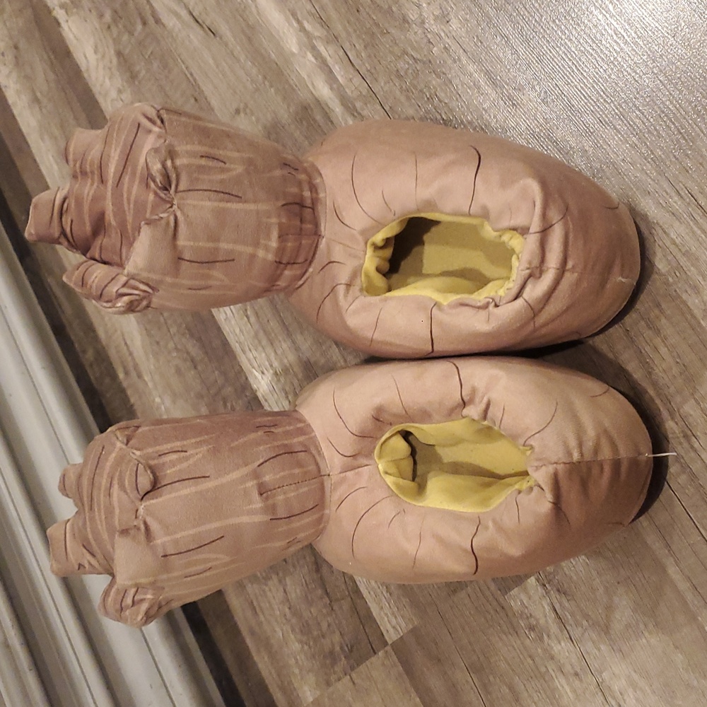 Kids Groot Character Slippers - Picture 4 of 4